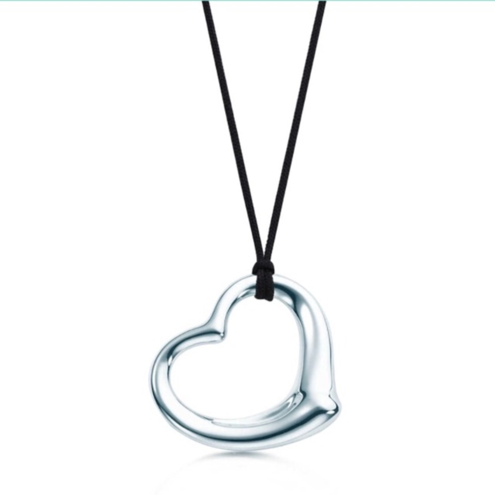 Tiffany &CO Elsa Peretti Open heart necklace